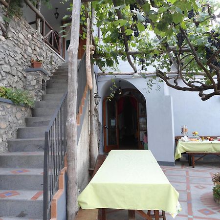 Le Ghiande Bed & Breakfast Позитано Екстериор снимка