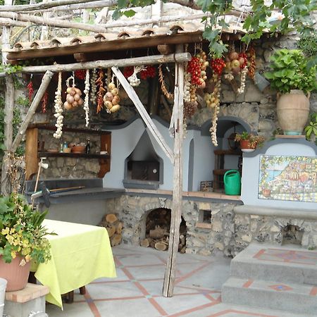 Le Ghiande Bed & Breakfast Позитано Екстериор снимка