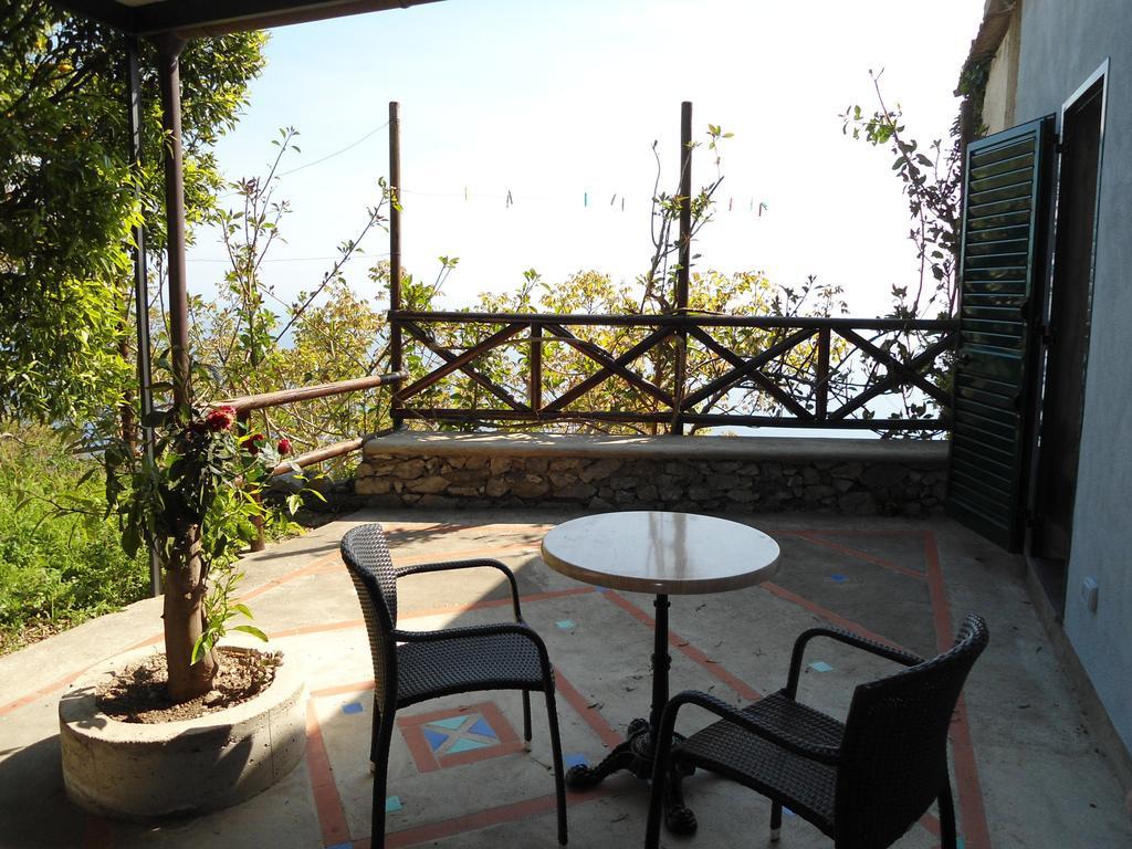 Le Ghiande Bed & Breakfast Позитано Екстериор снимка